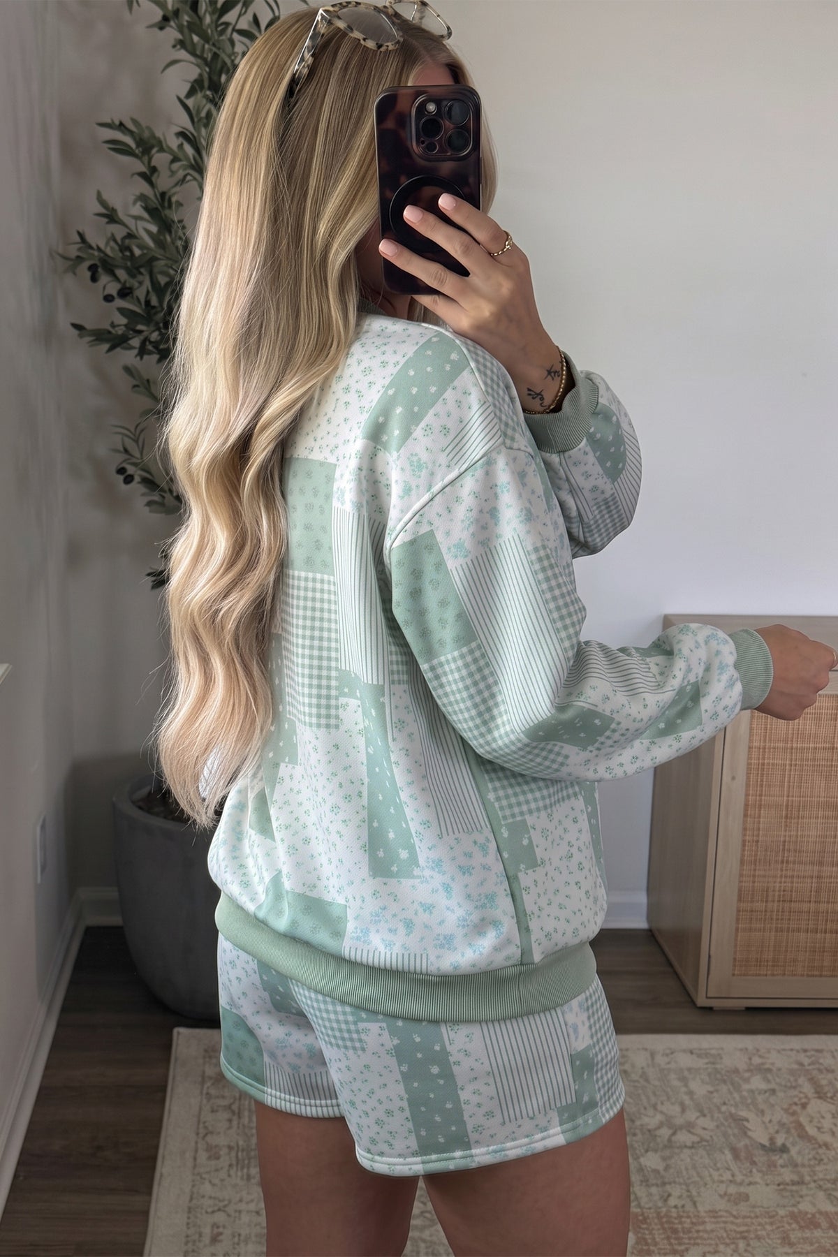 Patchwork Floral Print Drop Shoulder Baggy Pullover Drawstring Shorts Set