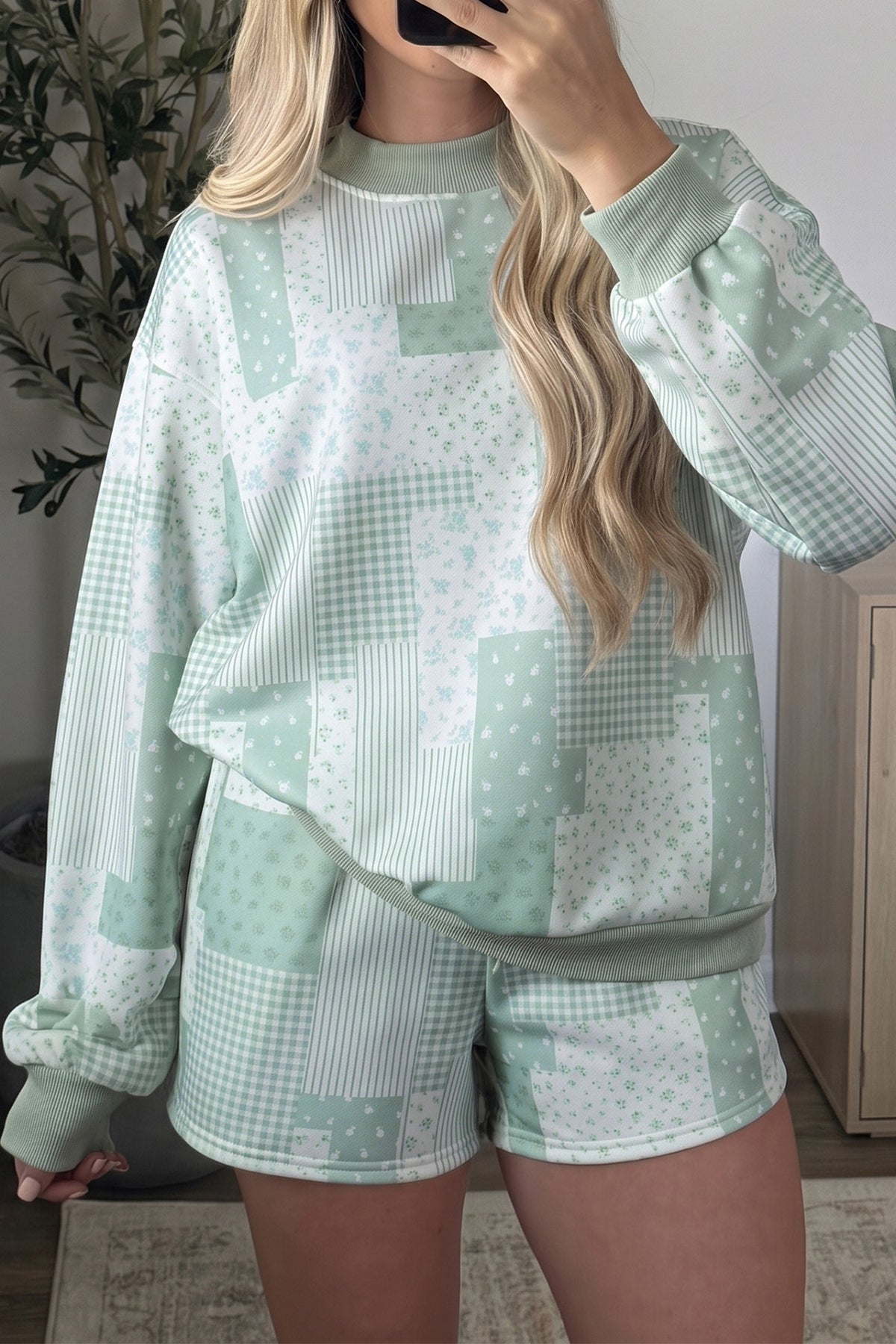 Patchwork Floral Print Drop Shoulder Baggy Pullover Drawstring Shorts Set