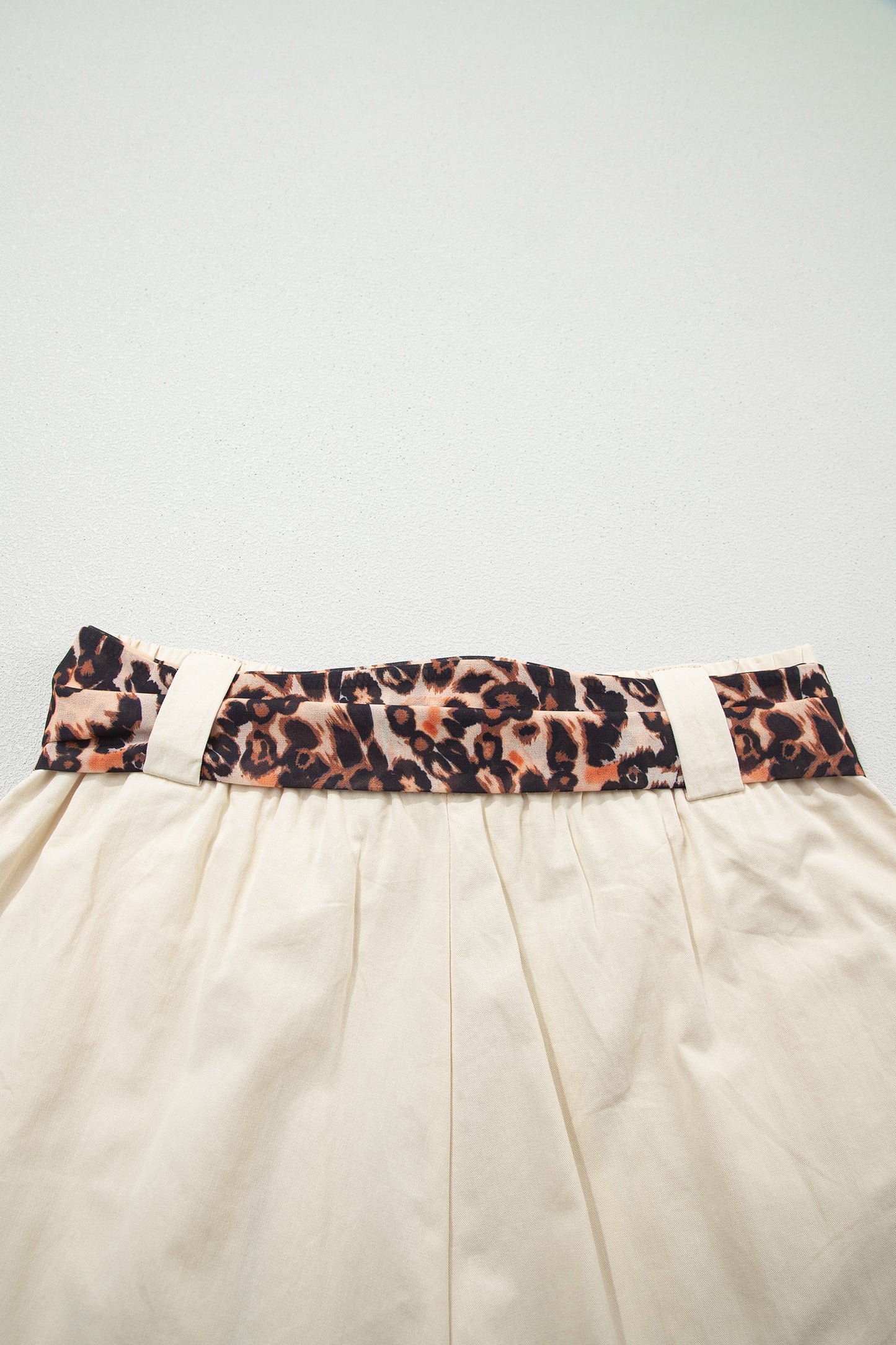 Leopard Contrast Sash Belt Pleated Wide Leg Shorts